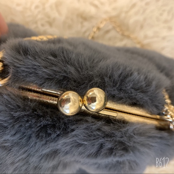 Cute rabbit ear shape cross body bag - Picture 6 of 6